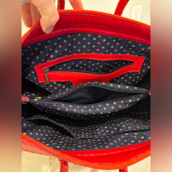 Custom, handmade red leather bag from Morocco - Picture 9 of 12